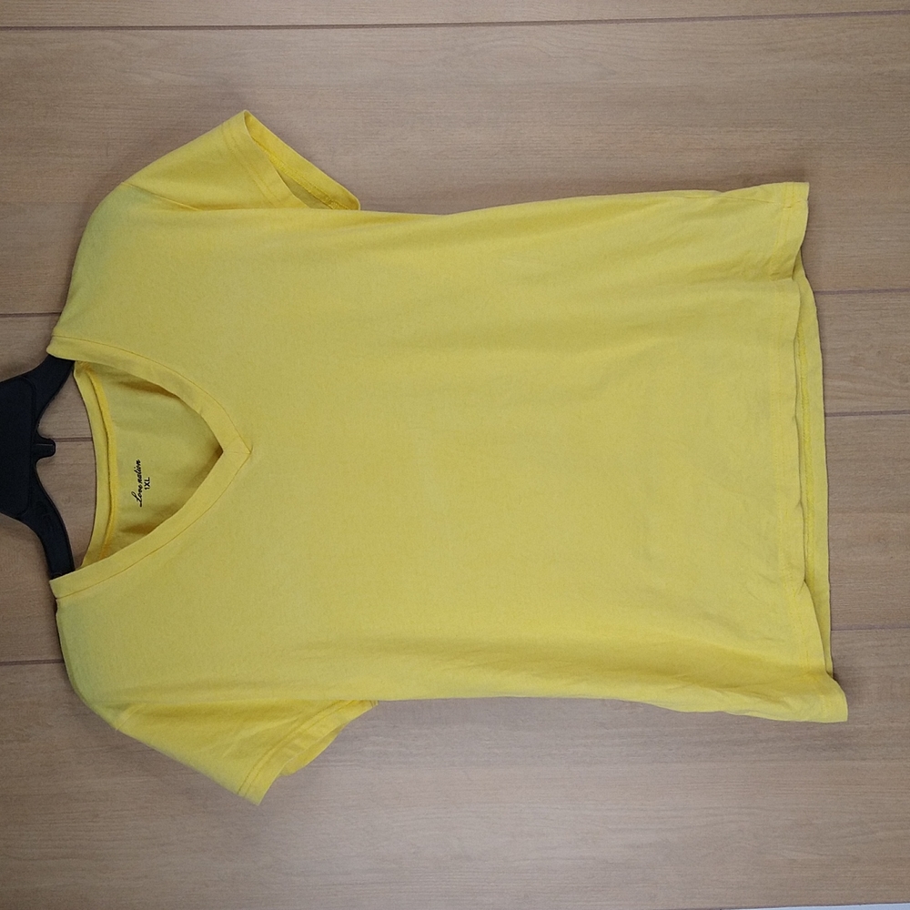 Love Nation Women Yellow Yellow V- Vneck Tee-Shirt Size: 1X